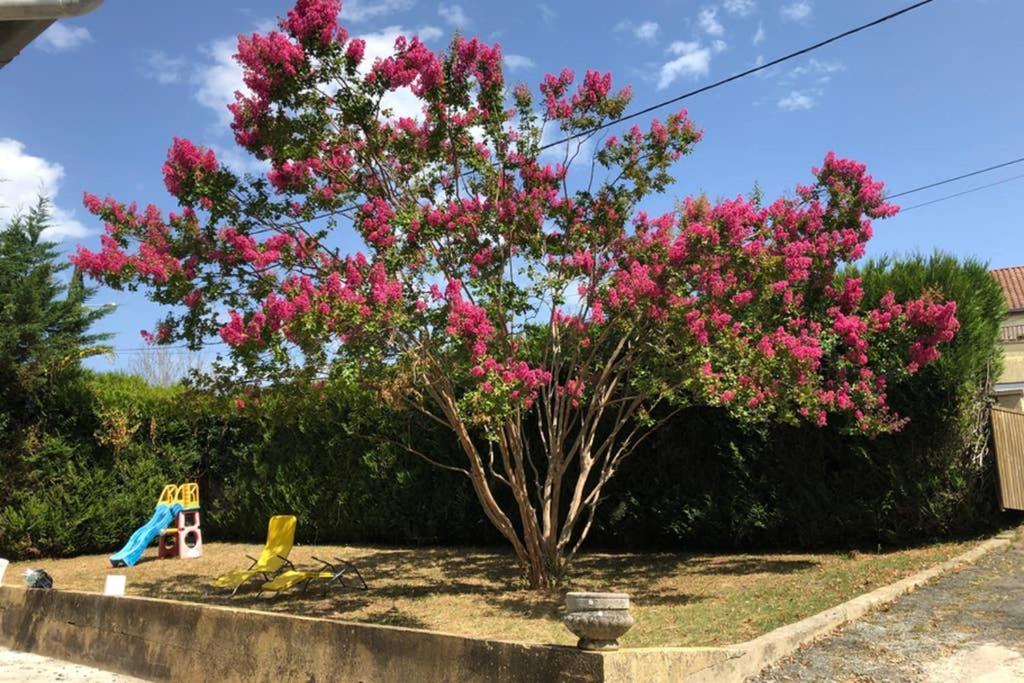 Au Lilas Rose Maison Entre Campagne Et Village Belves Ngoại thất bức ảnh